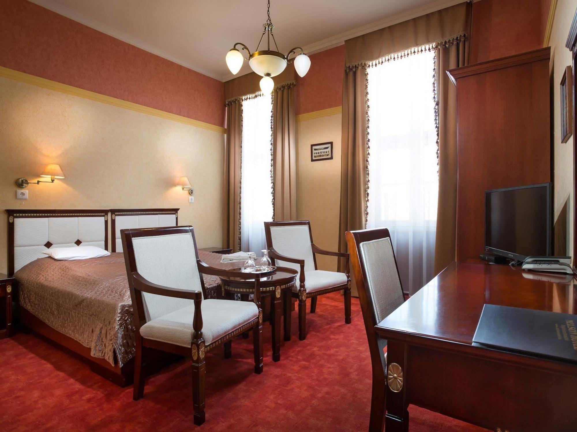 Nelson Hotel Гайдусобосло Екстер'єр фото